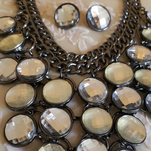 Necklace &Earrings Set - Picture 3 of 5